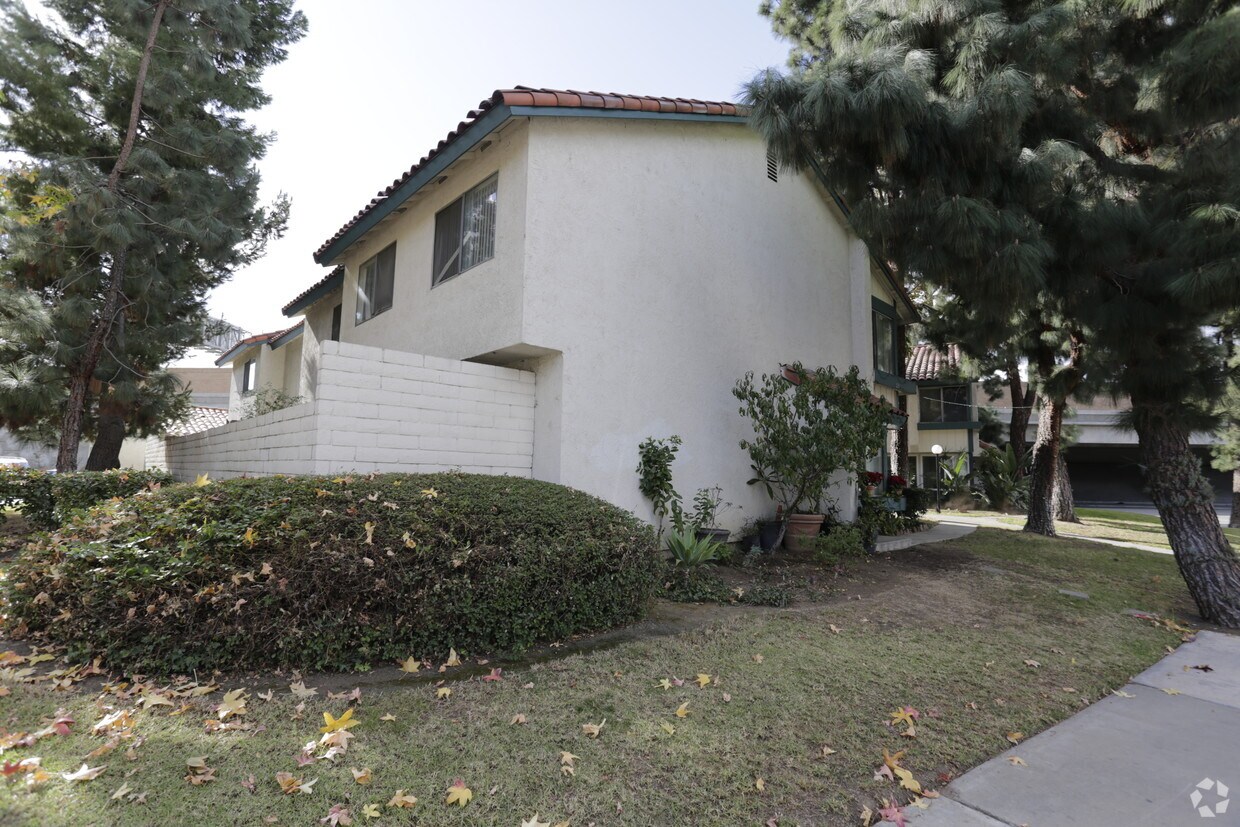 Foto del edificio - 625 Encinitas Way