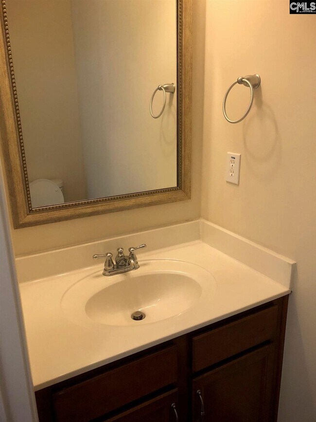 Foto del edificio - 839 Burnview Ln