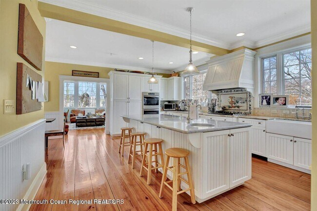 Foto del edificio - 457 Monmouth Rd