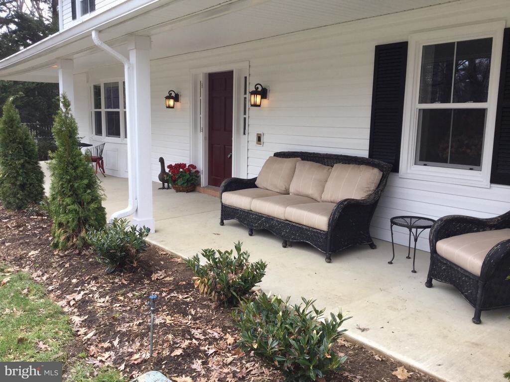 Building Photo - 5 bedroom in ROCKVILLE MD 20853