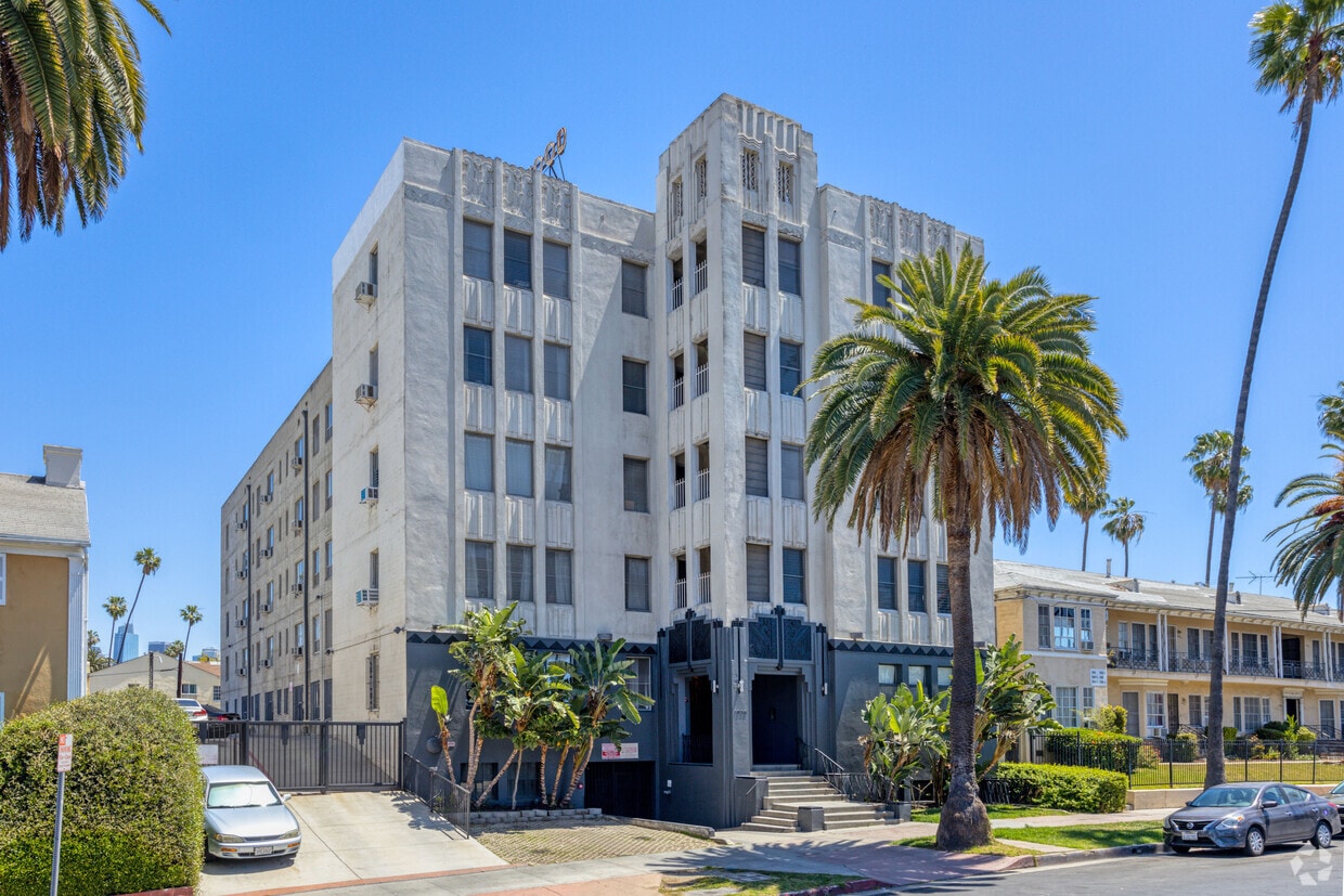 Primary Photo - Crestwood Tower Apartments