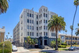 Building Photo - Crestwood Tower Apartments