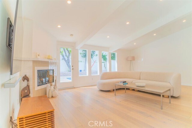 Building Photo - 5179 Canoga Ave