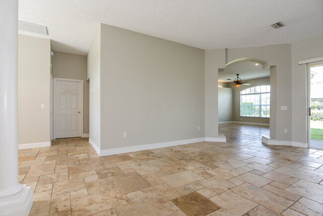 Building Photo - 13240 Prince Cir