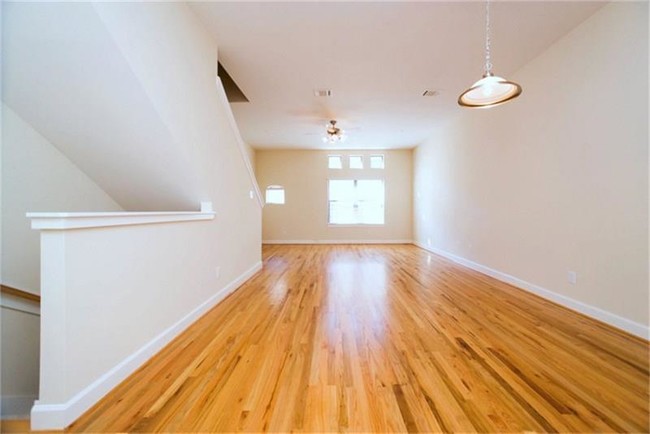 Building Photo - 2710 Hullsmith Dr