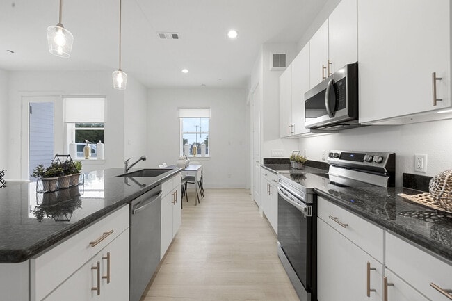 Building Photo - Lawndale