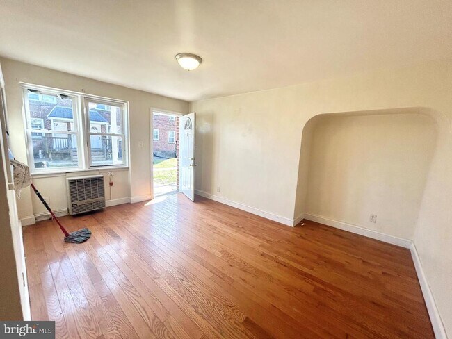 Building Photo - 304 S Morris Ave