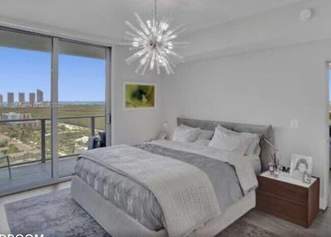 Foto del edificio - 3527 NE 168th St
