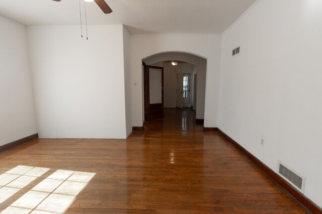 Foto del edificio - 2 Bed 1 Bath Duplex