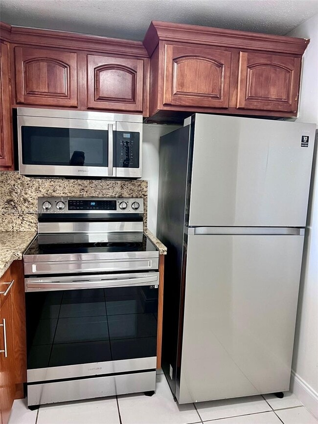 Foto del edificio - 2935 NE 163rd St