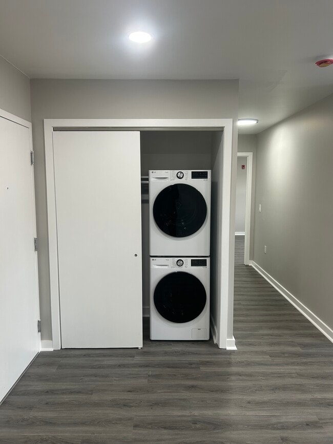 Foto del edificio - Austin Manor Apartments