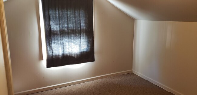 Building Photo - 2610 Hessing St