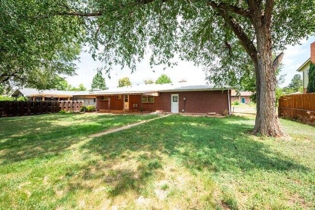 Photo - 223 Seminole Dr House