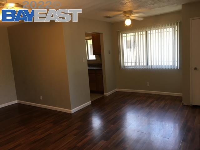 Building Photo - 2112 Lemontree Way