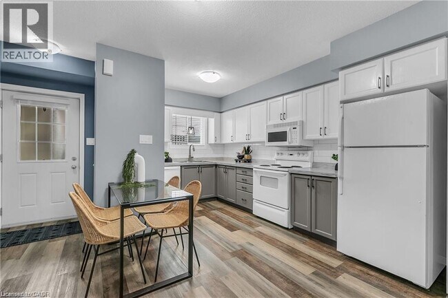Building Photo - 50 Howe Dr