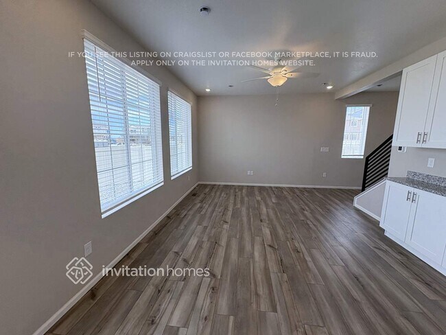 Foto del edificio - 3377 Streamwood Dr