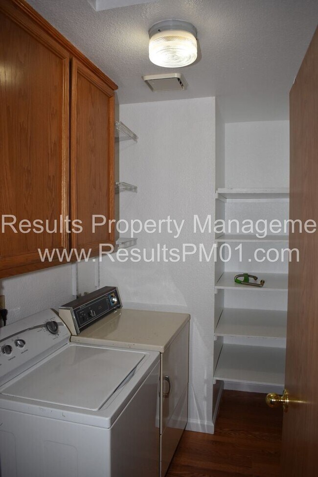 Building Photo - 3 br, 2 bath House - 316 Ferrari Way