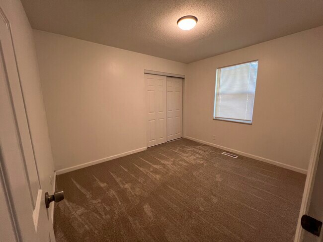 Segundo dormitorio - 3710 Elmcrest Ln