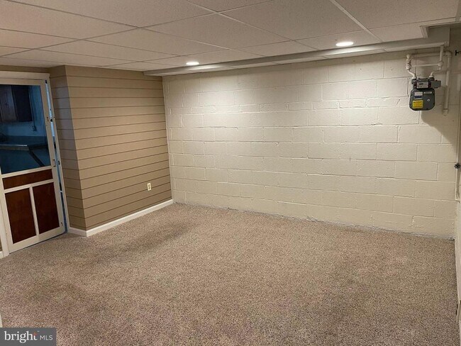 Building Photo - 1022 Rockhill Avenue