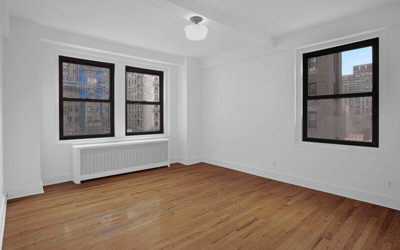 Primary Photo - 250 W 72nd St
