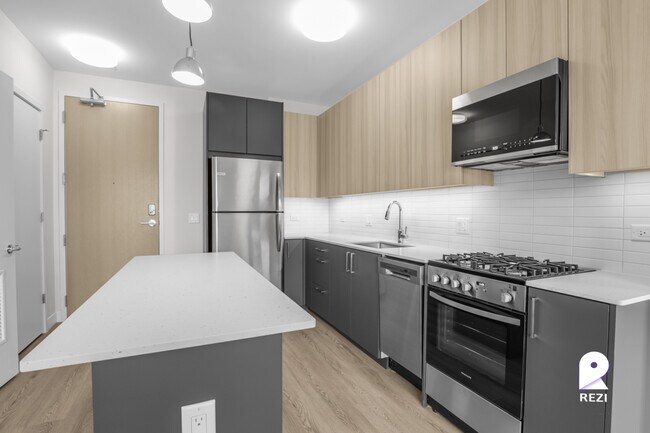 Foto del edificio - 670 N May St