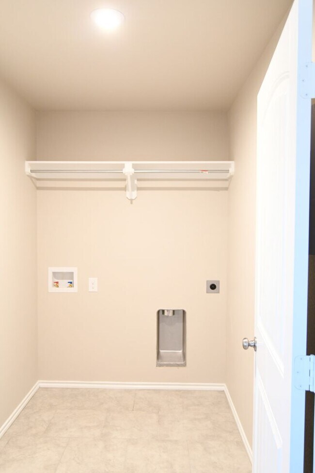 Foto del edificio - Beautiful Brick Home 3 bed/ 2 bath/ 2 car garage Cooper District! Spring 2026!!