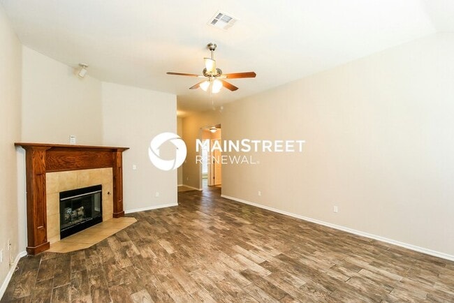 Building Photo - 3 Bedroom Pet-Friendly Home in OKLAHOMA CITY, OK with Main Street Renewal