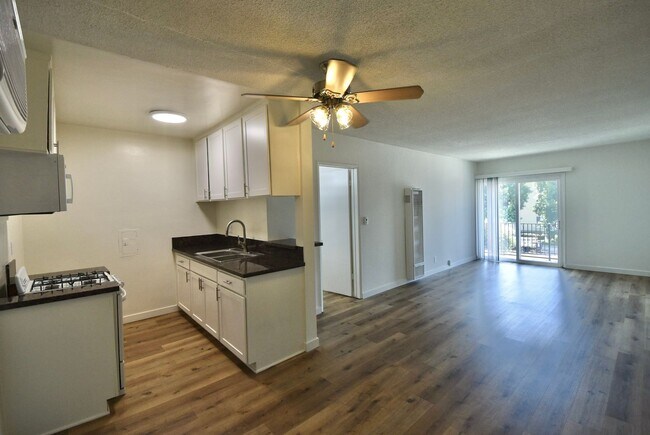 Building Photo - 12255