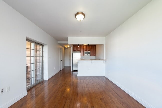 Foto del edificio - PERFECT ONE BEDROOM APT