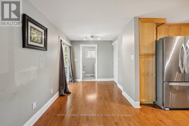 Building Photo - 2045 Deerhurst Ct