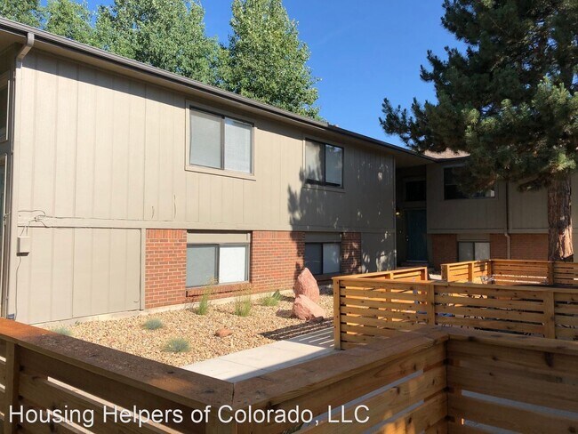 Building Photo - 3 br, 2 bath House - 4949 Eisenhower Drive #D
