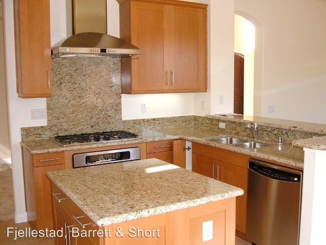 Foto del edificio - 4 br, 3 bath House - 12459 Carmel Park Dr.