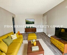 Building Photo - 1511 E Kiowa St