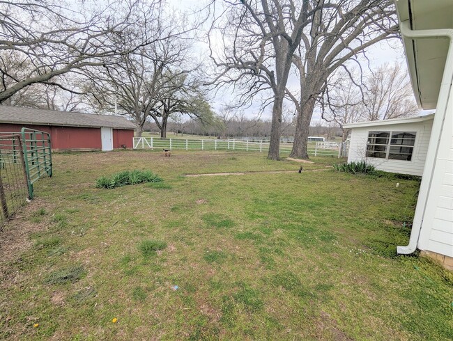 Building Photo - Claremore Farmhouse