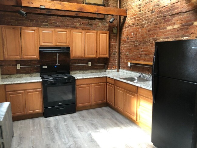 Building Photo - 429 Saint Joseph St
