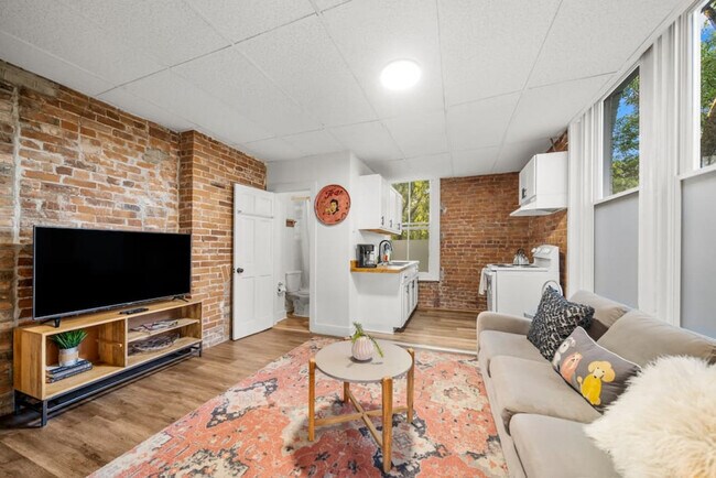 Foto del edificio - 242 Mccormick Pl