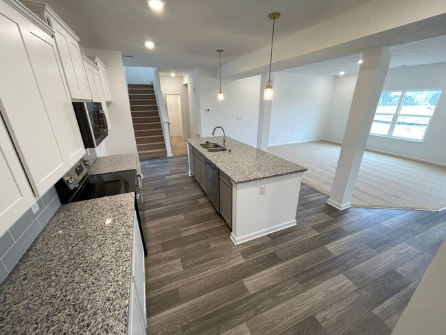 Foto del edificio - New Home East Jefferson For Rent