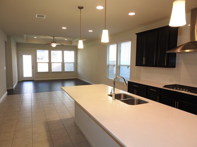 Building Photo - 9903 Quercia Dr