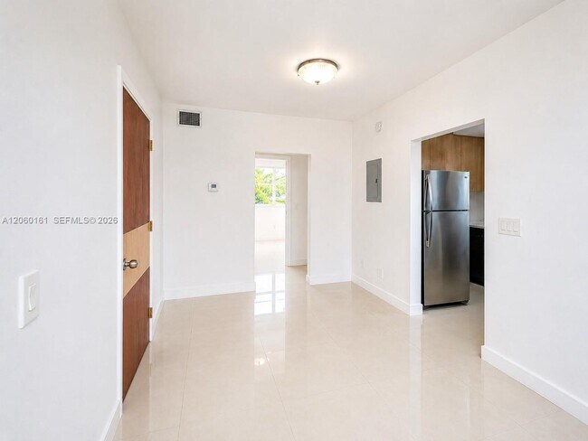 Foto del edificio - 1025 94th St