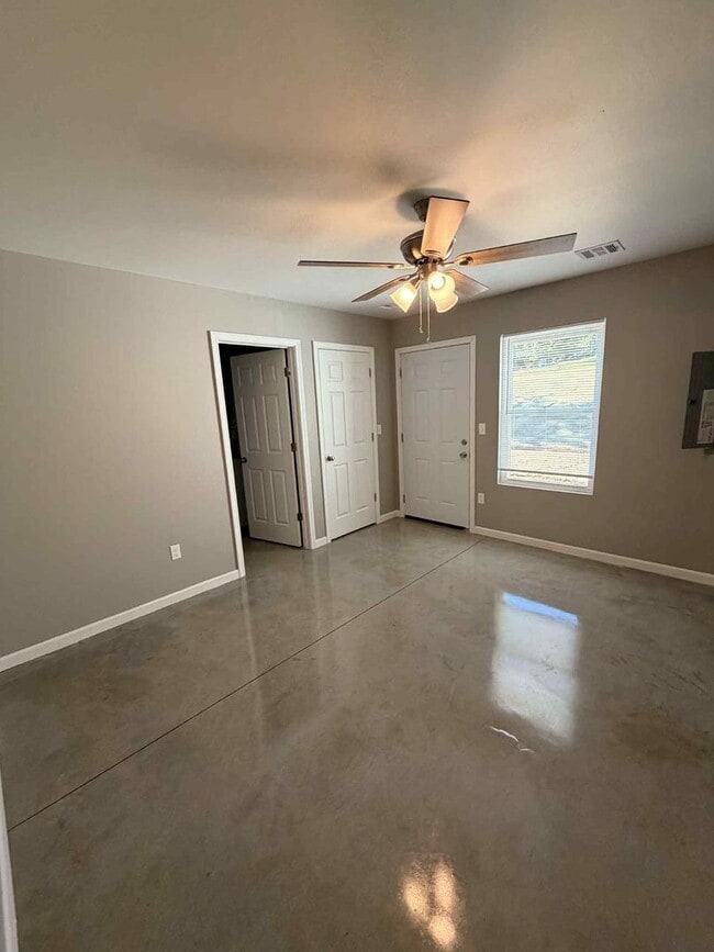 Building Photo - 285-287 S 4th St