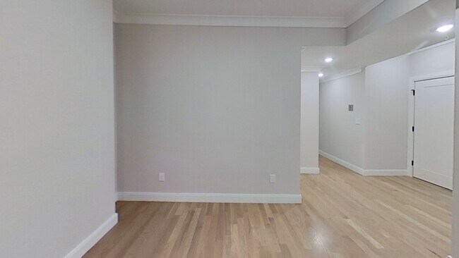 Foto del edificio - 42 Englewood Ave