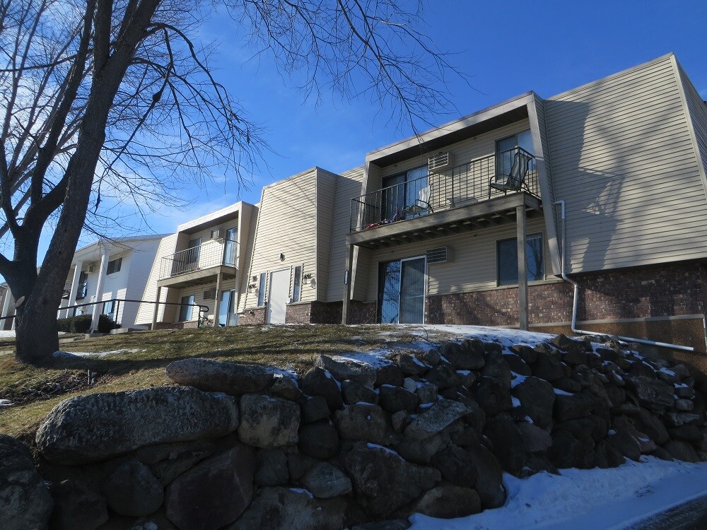 Primary Photo - 5576 Guilford Rd