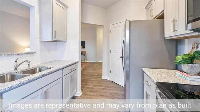 Building Photo - 5641 Carrington Ct