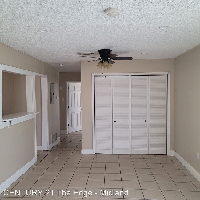 Building Photo - 2 br, 1 bath House - 2811 Roosevelt Ave.