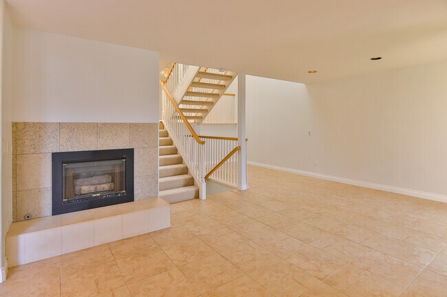 Building Photo - 459 S Sierra Ave