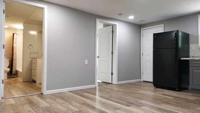 Foto del edificio - Newly Remodeled 3 Bedroom, 1 Bathroom