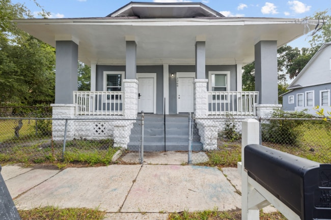 Building Photo - 1269 Hart St