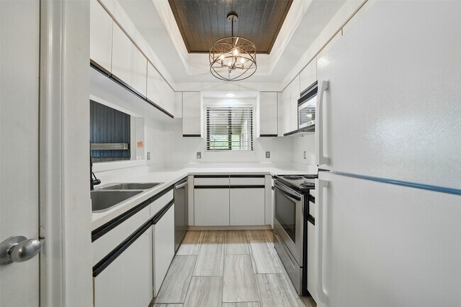 Building Photo - 4144 Greystone Way