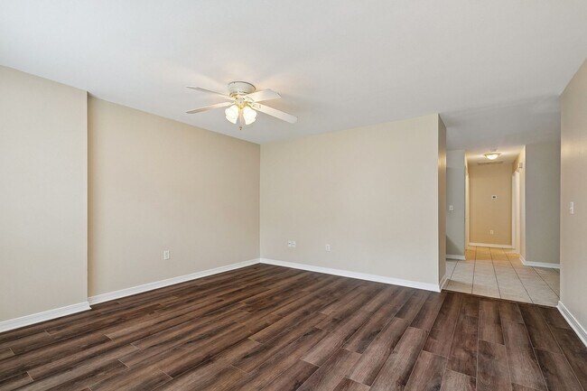 Foto del edificio - 103 Covington Meadow Cir