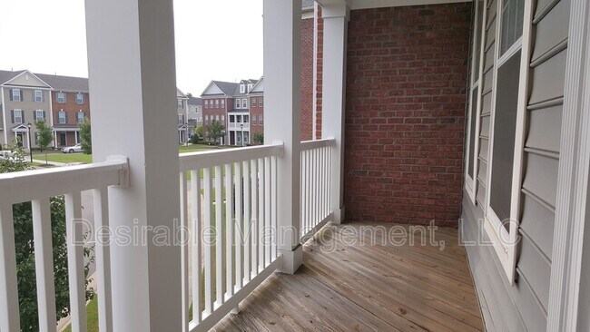 Building Photo - 703 Waterside Dr